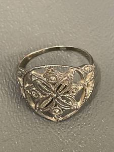 lot 126Q image: Vintage Sterling Silver Filigree Ring 10