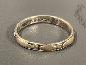lot 127Q image: Sterling Silver Ring, Tested Vintage Design