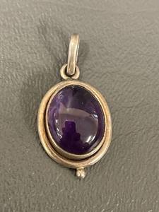 lot 129Q image: Sterling Silver Amethyst Pendant
