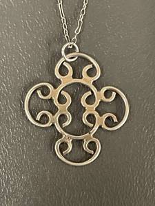 lot 131Q image: Elegant Sterling Silver Scroll Pendant Necklace
