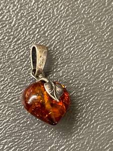 lot 138Q image: Sterling Silver Heart Amber Pendant 925