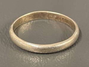 lot 140Q image: Sterling Silver 925 Band Ring Size 6.5 Classic Design