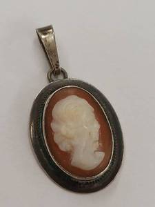 lot 152Q image: Vintage Sterling Silver Cameo Pendant