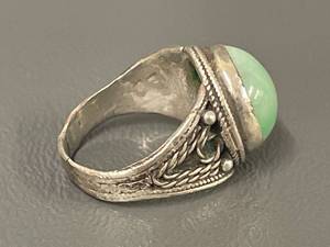 lot 160Q image: Vintage Sterling Silver Ring with Green Stone