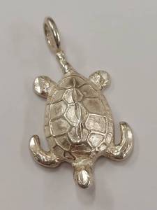 lot 174Q image: Vintage Sterling Silver Turtle Pendant