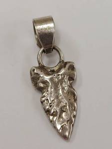 lot 178Q image: Tested Sterling Silver Arrowhead Pendant