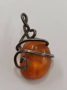 lot 180Q image: Amber Wire Wrapped Pendant