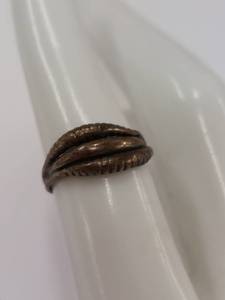 lot 185Q image: Vintage Sterling Silver Textured Ring Unique Design