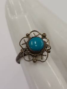 lot 197Q image: Vintage Sterling Silver Turquoise Floral Ring