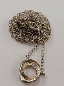 lot 200Q image: Sterling Silver 925 Interlocking Ring Necklace
