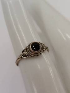 lot 203Q image: Vintage Sterling Silver Ring with Black Stone
