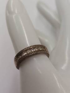 lot 208Q image: Elegant Sterling Silver Ring with Stone Inlay