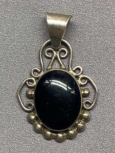 lot 11B image: Vintage Sterling Silver Onyx Pendant