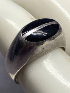 lot 18B image: Sterling Silver Ring with Dark Stone Inlay 925