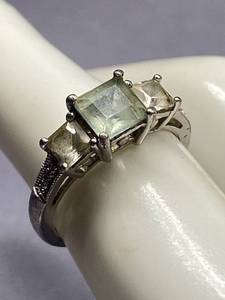 lot 32B image: Sterling Silver Gemstone Ring 925 Elegance