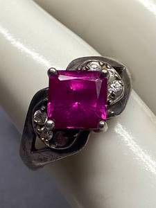 lot 38B image: Vintage Sterling Silver Square Pink Gemstone Ring
