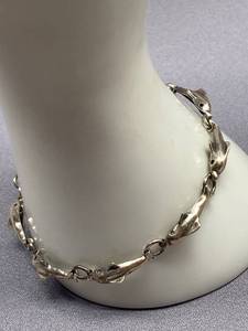 lot 42B image: Sterling Silver Dolphin Bracelet, 7.5