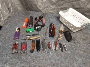 lot 57 image: Assortment of Knives and Flashlights