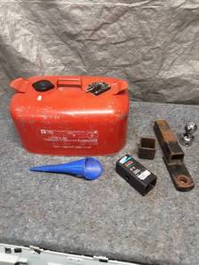 lot 60 image: Collection of Trailer and Automotive Accessories