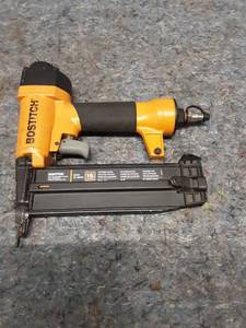 lot 63 image: Bostitch SB-1850BN Pneumatic Brad Nailer