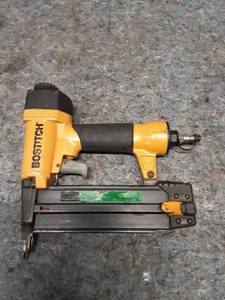 lot 64 image: Bostitch Pneumatic Nail Gun in Used Condition