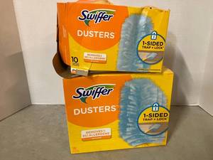 lot 18 image: Swiffer Duster Refills
