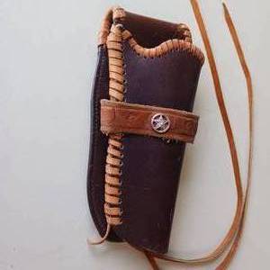 lot 56 image: WAYNE WEST handcrafted COWBOY PISTOL HOLSTER