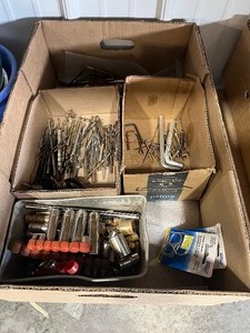lot 72 image: Box of Misc Tools