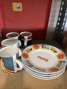 lot 57 image: 4 coke coffee cups & 4 coke plates