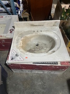 lot 17 image: new sink