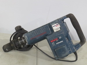lot 6 image: Bosch Corded SDS-Max Demolition Hammer