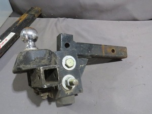 lot 30 image: 10,000LB Weight Distribution Hitch