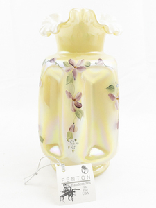 lot 25K image: FENTON 8.5 Gold Overlay Iridized Satin Hand painted Floral Pinch Vase.