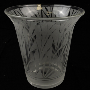 lot 25S image: FENTON 6 San Toy Etched Leaf Design Vase.