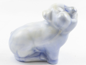 lot 29C image: FENTON Blue Slag Sitting Pig Figurine.