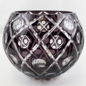 lot 34 image: Large Bohemian Cut-To-Clear Purple Amethyst Cross Hatch Rose Bowl.