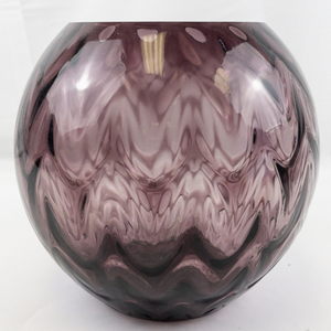 lot 34A image: 1982 FENTON 10 Amethyst Sculptured Ice Optic Sphere Vase.
