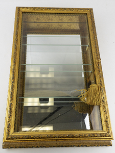lot 9 image: HORCHOW CREAZIONI ARTISTICHE Three Shelved Gold Tone Decorative Wall Mounted Display Cabinet