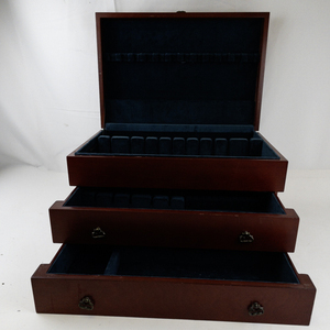 lot 42A image: Wallace Silversmiths 2 Drawer Wood Flatware Chest