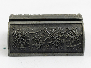 lot 73 image: Vilmain Klinger Pewter PhotoBusiness Card Holder Silver Snowflake Design