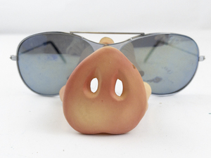 lot 79 image: Pig Disguise Sunglasses