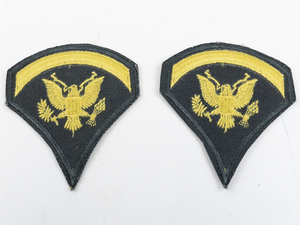 lot 94 image: U.S. Army Specialist 5-Stripes Rank Gold On Patches