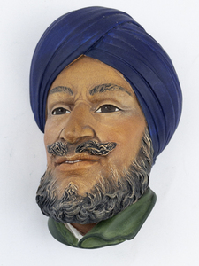 lot 128 image: 1966 BLOSSONS SIKH Chalkware Head Wall Hanging -Congleton England