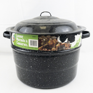 lot 149 image: 1978 Vintage 21 Quart Canner with 7 Quart Jar Rack