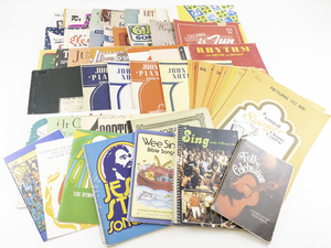 lot 192 image: Large Lot of Vintage Piano Music Books Approximately 25