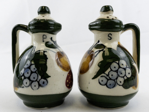 lot 242 image: Vintage Grape Vine Pitcher Salt & Pepper Shakers