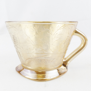 lot 258 image: 1950 JEANNETTE LOUISA Floragold Iridescent TeaCoffee Cup.