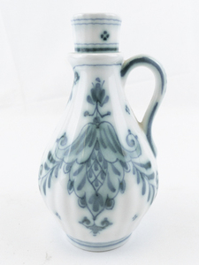 lot 262 image: Royal Delft Delvert GreenWhite De Porceleyne Fles 6 Pitcher with Stopper.