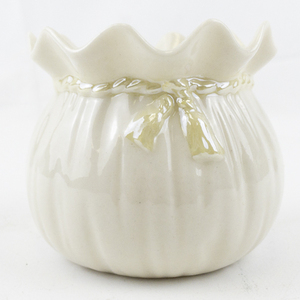 lot 264 image: Vintage 3 BELLEEK Porcelain Fluted Ribbon Miniature Flower Pot