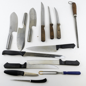 lot 269 image: Group of 11 Kitchen & Steak Knives -Tommer, Technique Jamanese Stainless Steel, & Farberware.